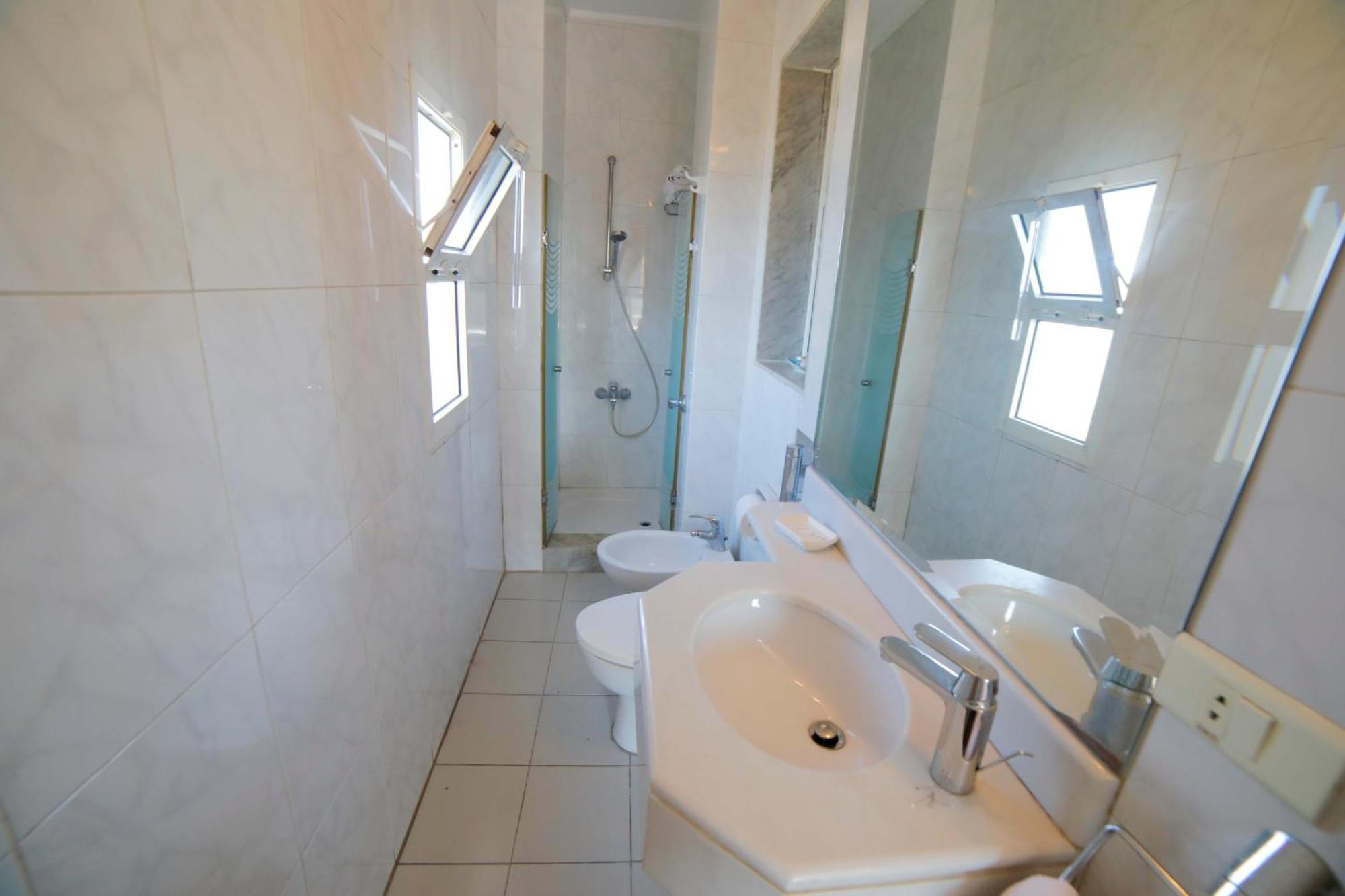 Holiday Home Suites Beirut Ngoại thất bức ảnh